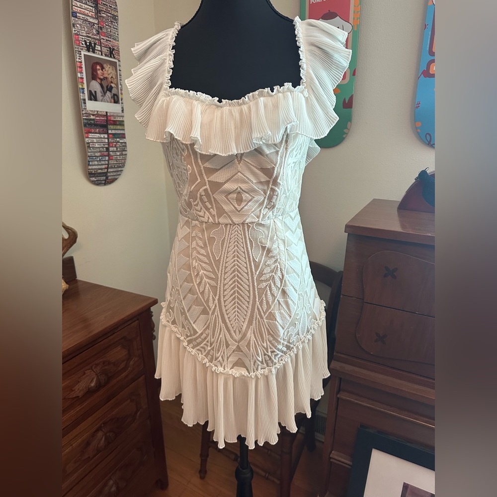 Elegant White Lace Dress